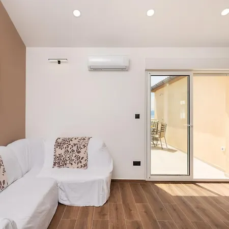 Apartment Golden Horizon *