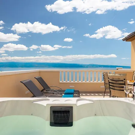 Golden Horizon Apartment
