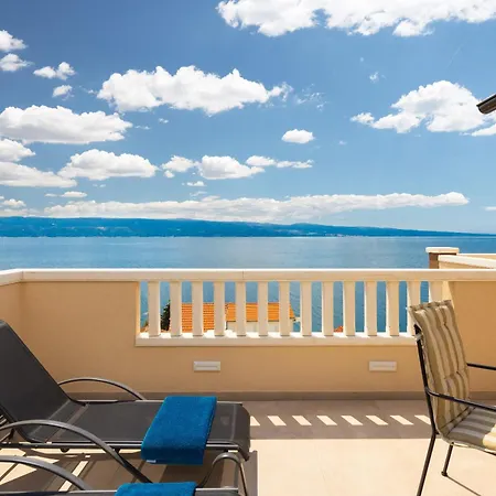 Golden Horizon Apartment