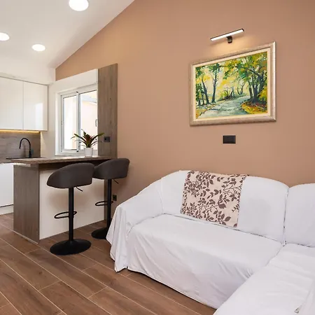 Apartment Golden Horizon Stanici